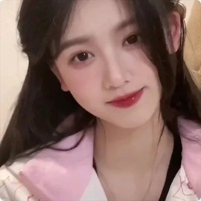 金牌客服董董恩